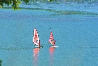  windsurf en el lago Pareloup